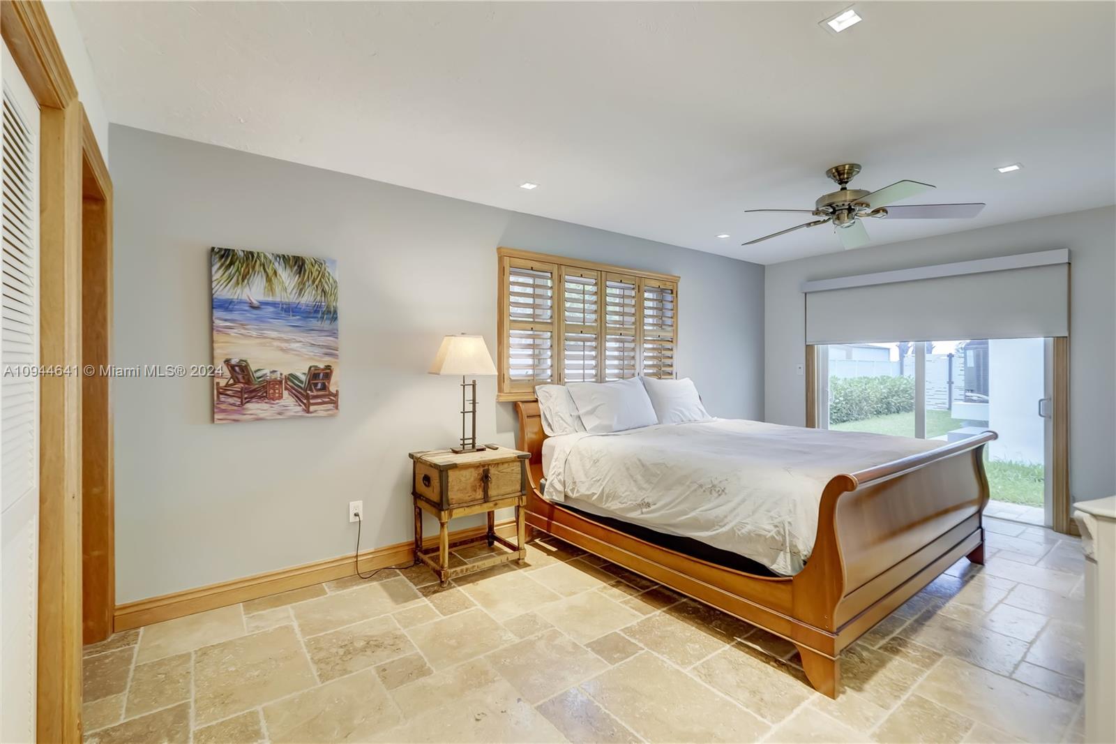 HOLLYWOOD CENTRAL REACH - Residential Lease