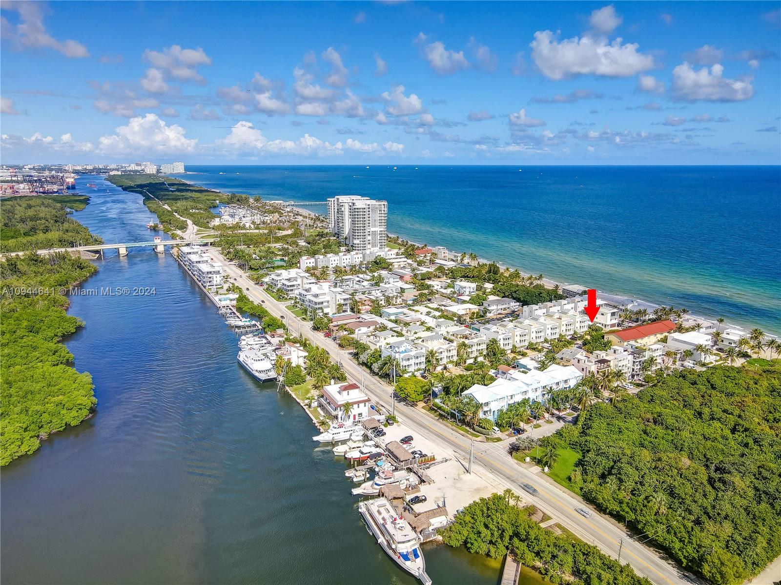 HOLLYWOOD CENTRAL REACH - Residential Lease