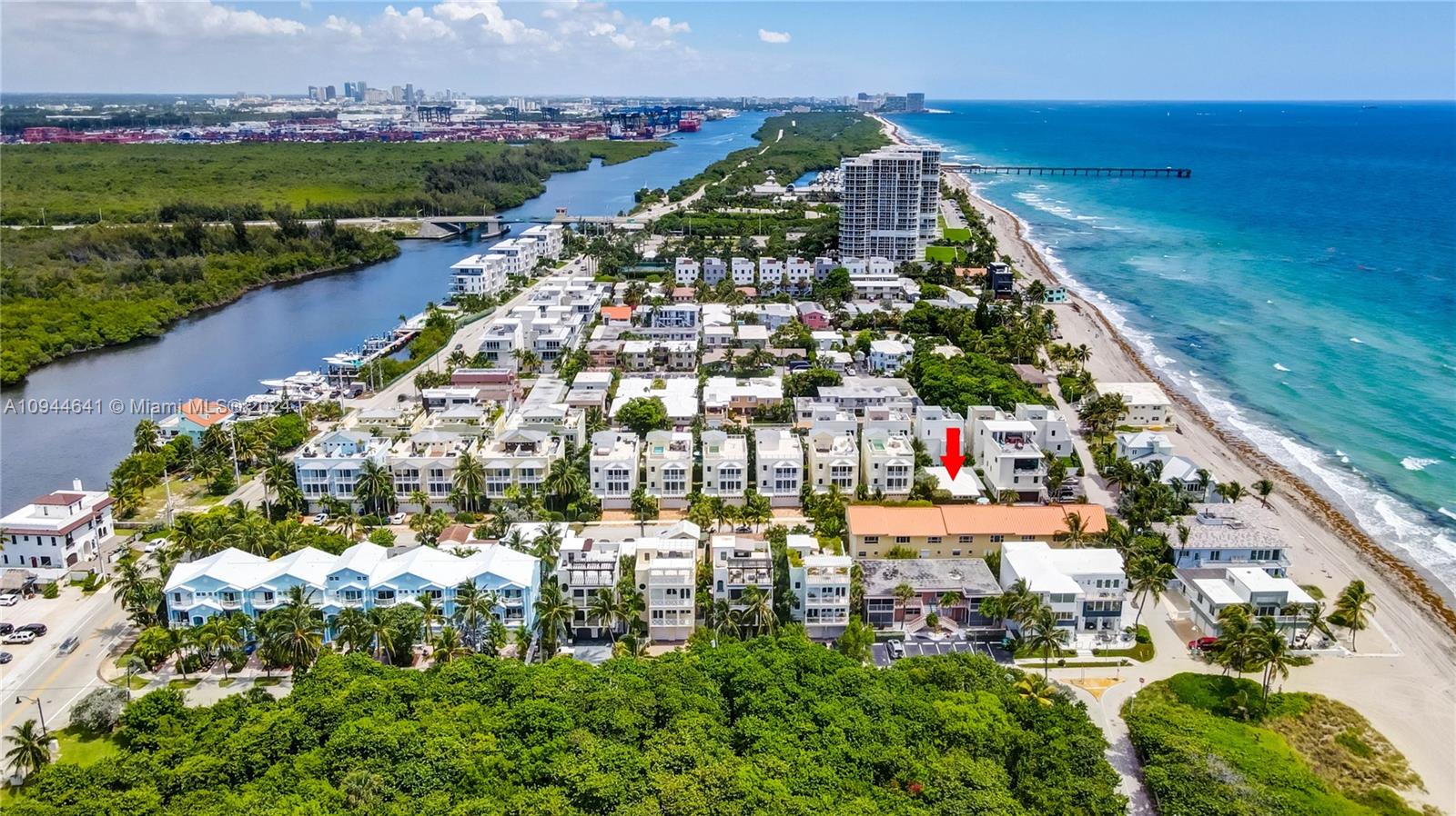 HOLLYWOOD CENTRAL REACH - Residential Lease