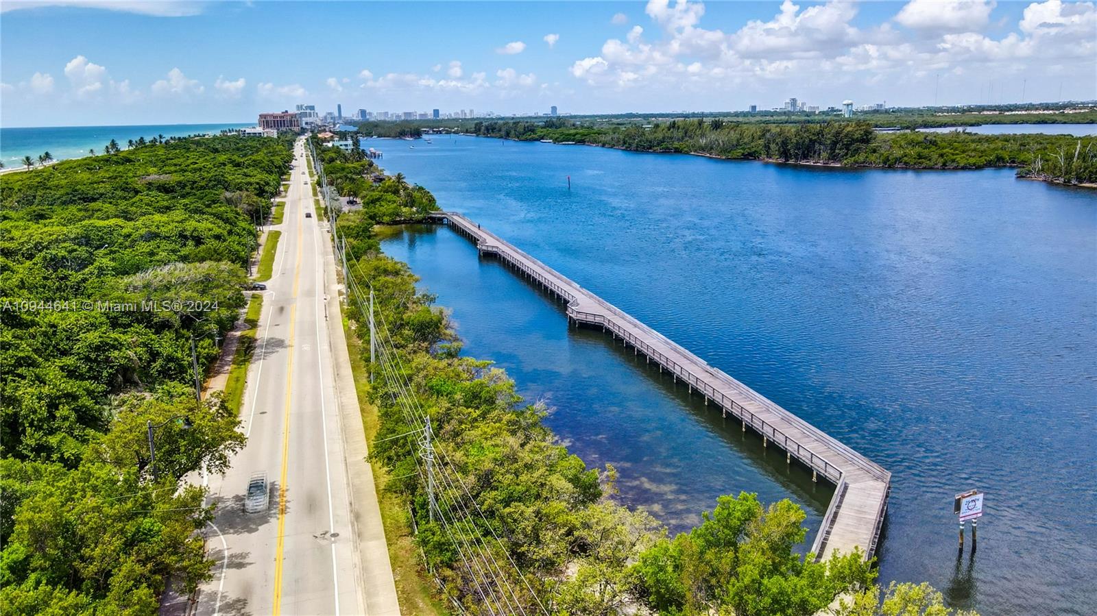 HOLLYWOOD CENTRAL REACH - Residential Lease