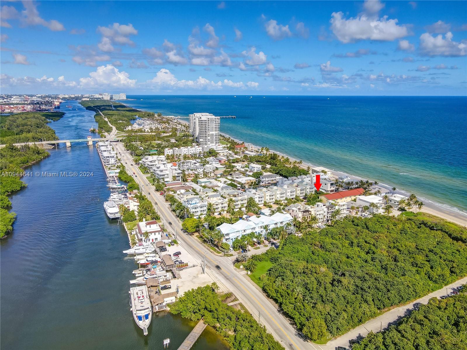 HOLLYWOOD CENTRAL REACH - Residential Lease