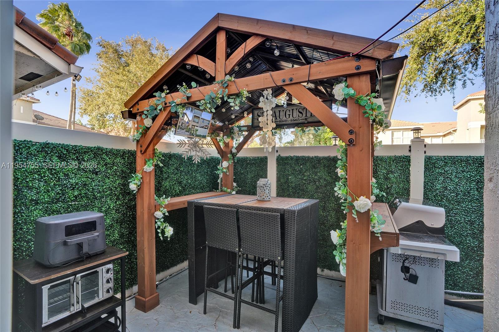 SOMERSET FOUR REPLAT - Residential