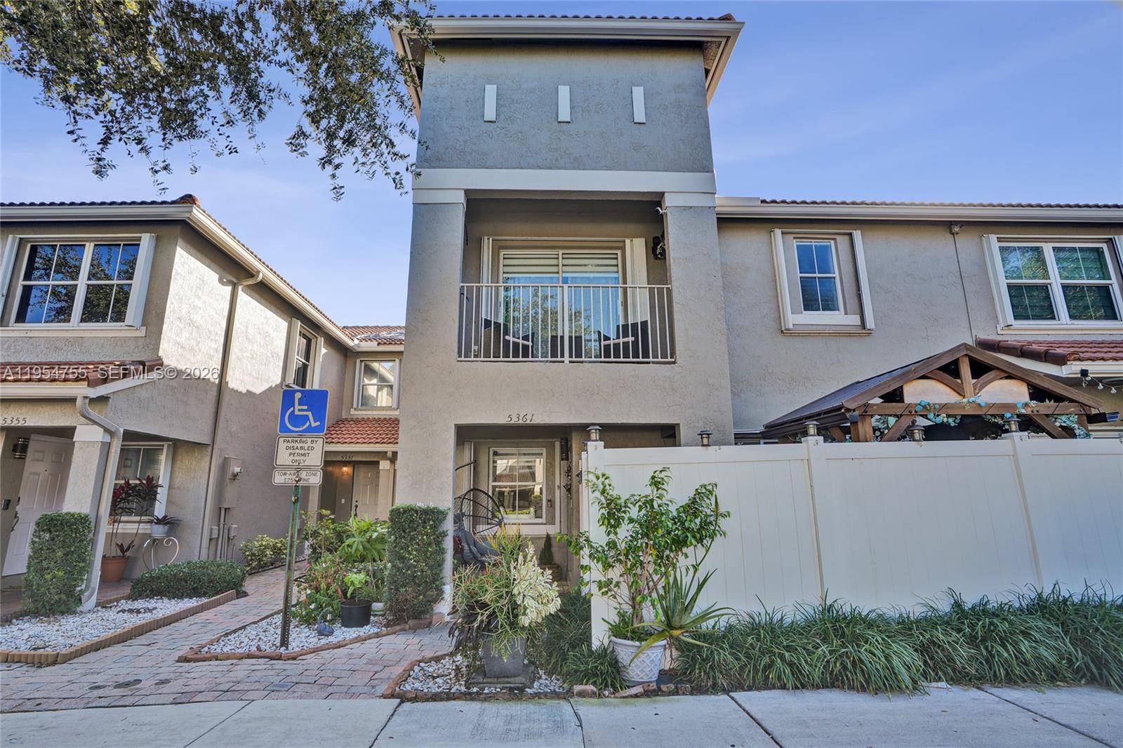 SOMERSET FOUR REPLAT - Residential