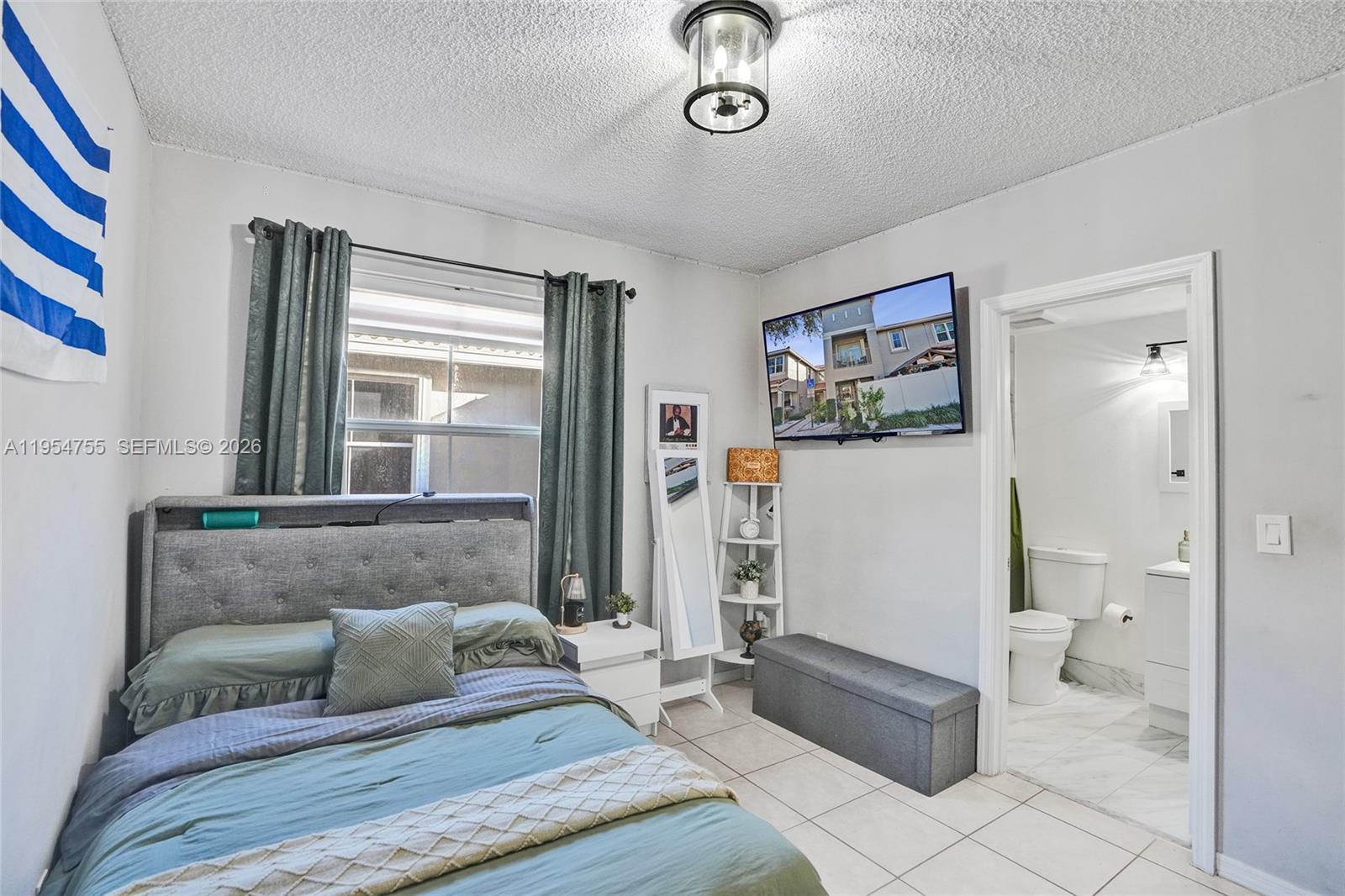 SOMERSET FOUR REPLAT - Residential