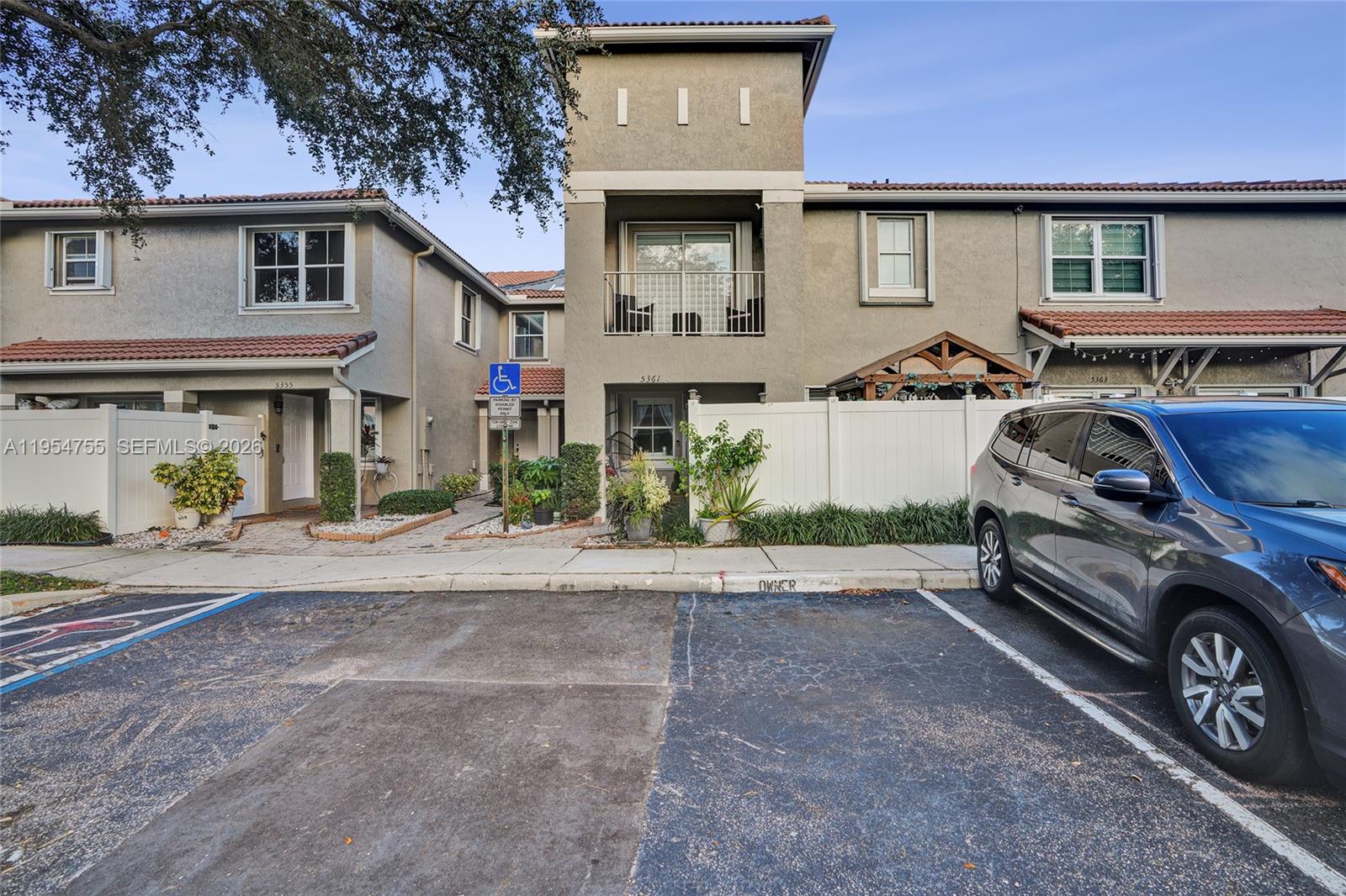 SOMERSET FOUR REPLAT - Residential