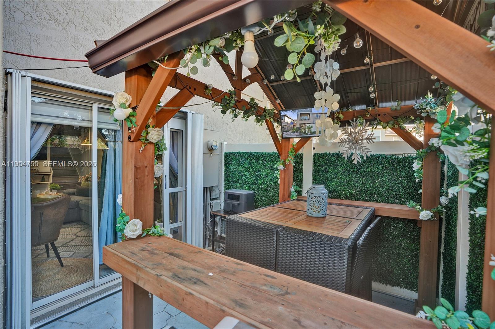 SOMERSET FOUR REPLAT - Residential