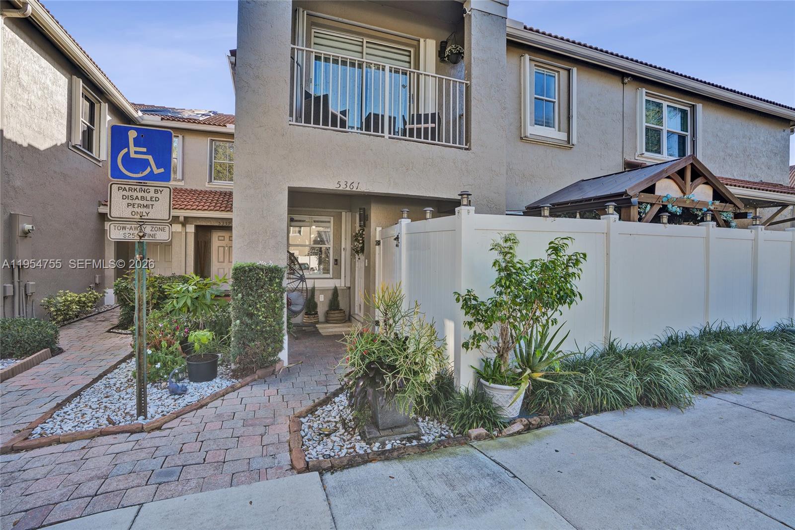 SOMERSET FOUR REPLAT - Residential