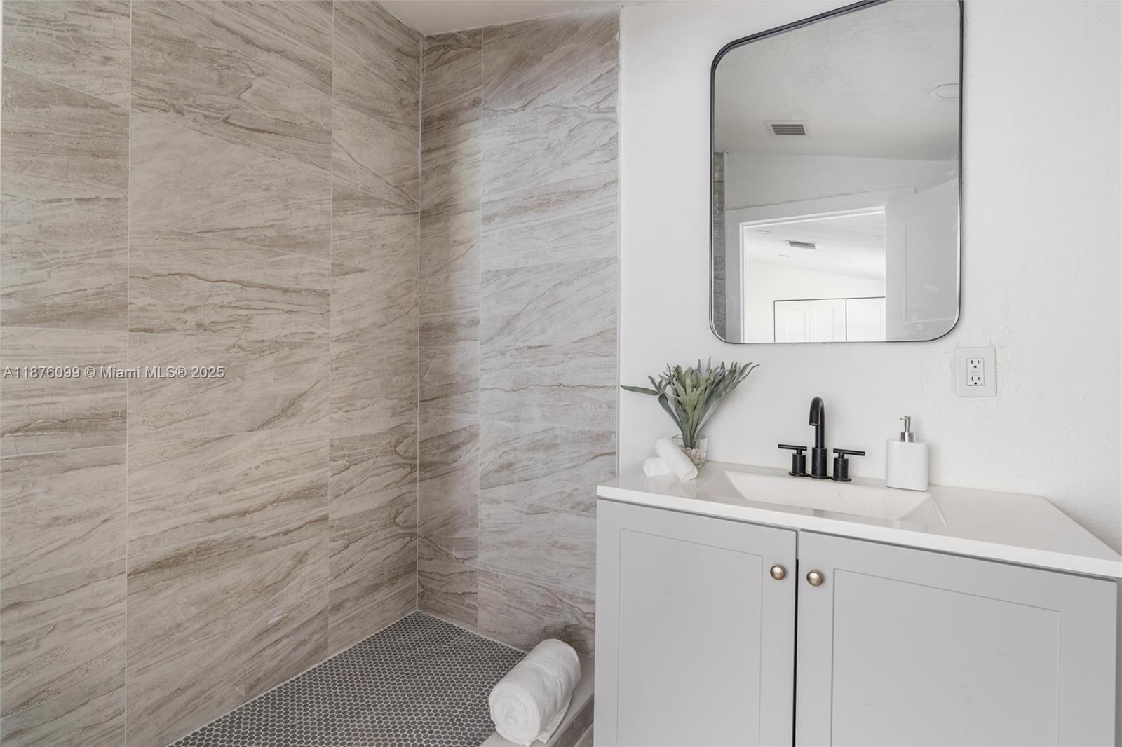 PARK ROAD MANOR - Residential