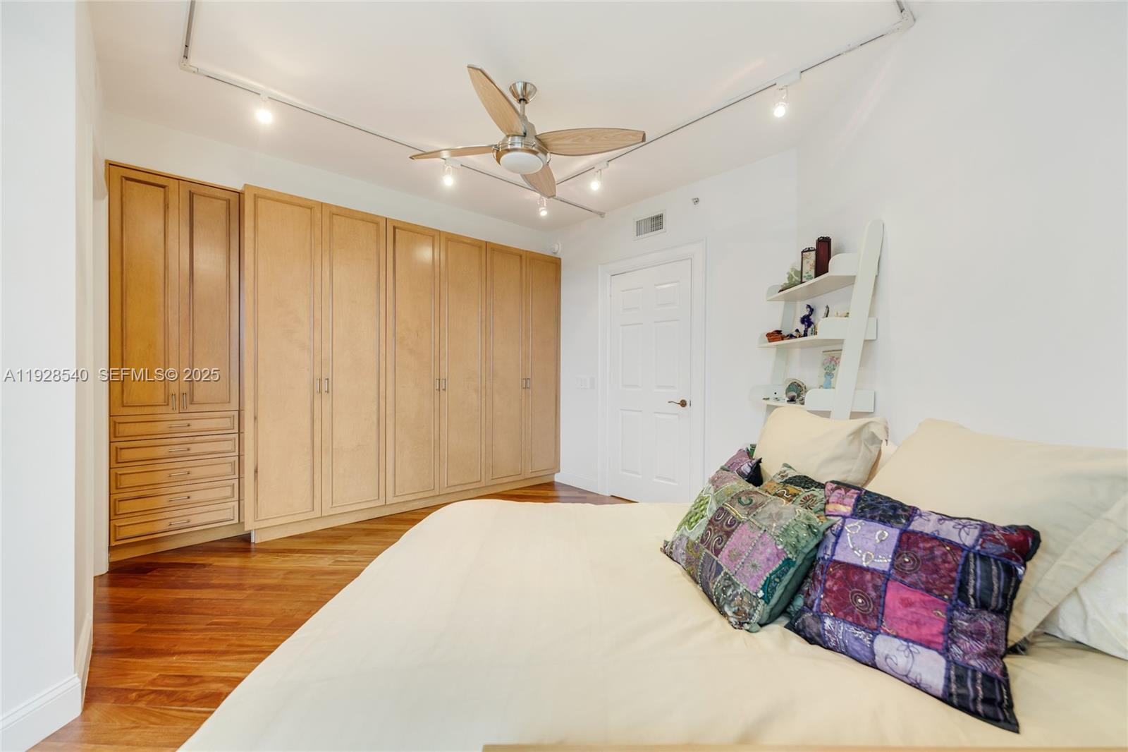 VERONA AT DEERING BAY CON - Residential Lease