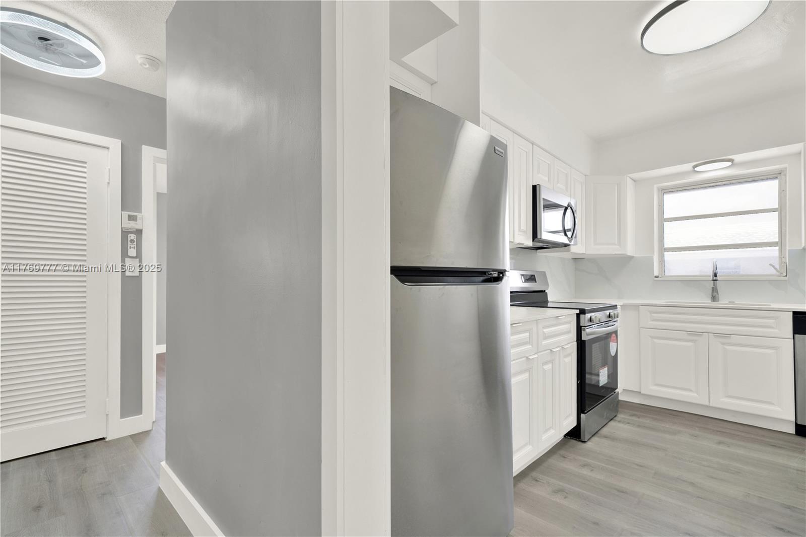 ROYAL PLAZA CONDO - Residential