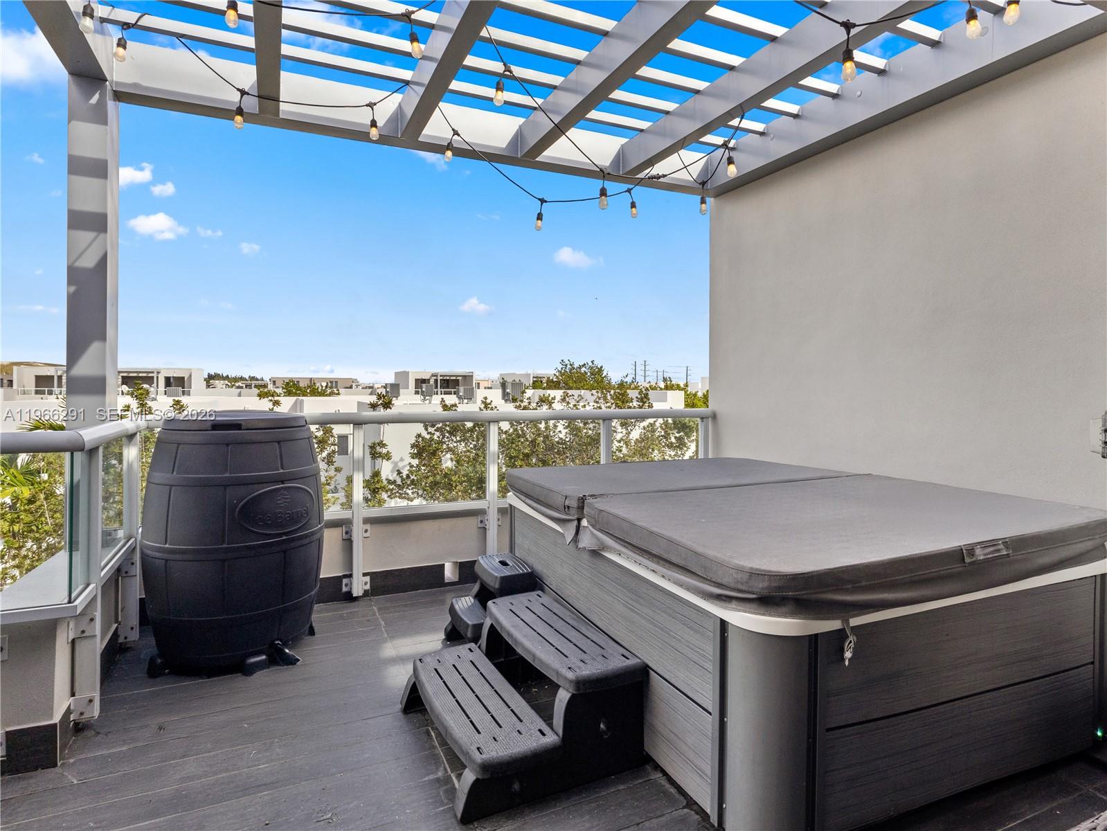 LANDMARK AT DORAL - Residential