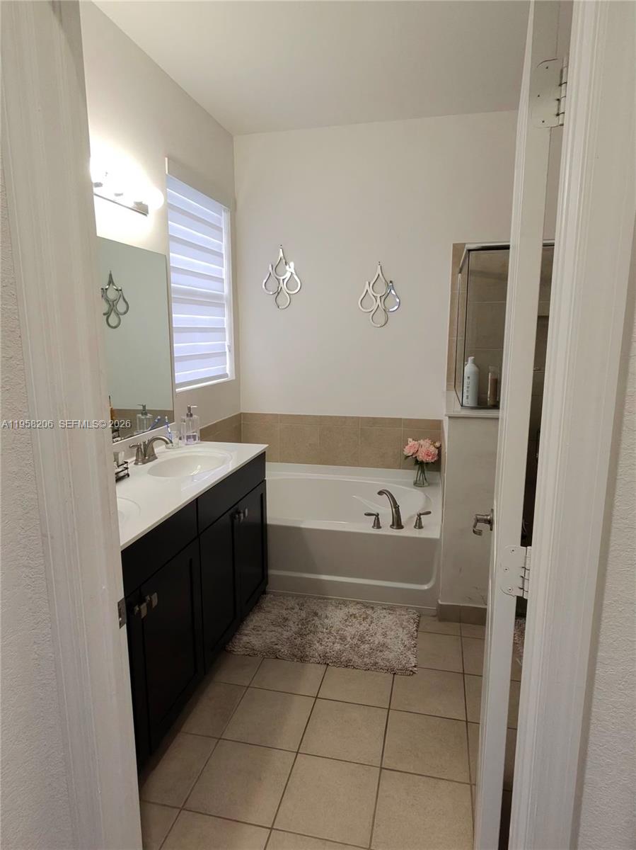 HEMINGWAY POINT - Residential