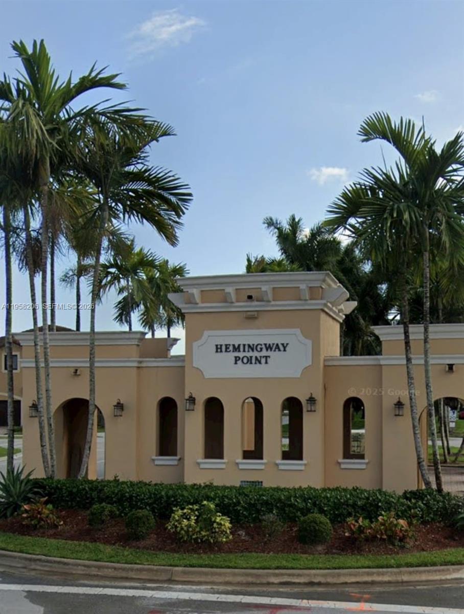 HEMINGWAY POINT - Residential