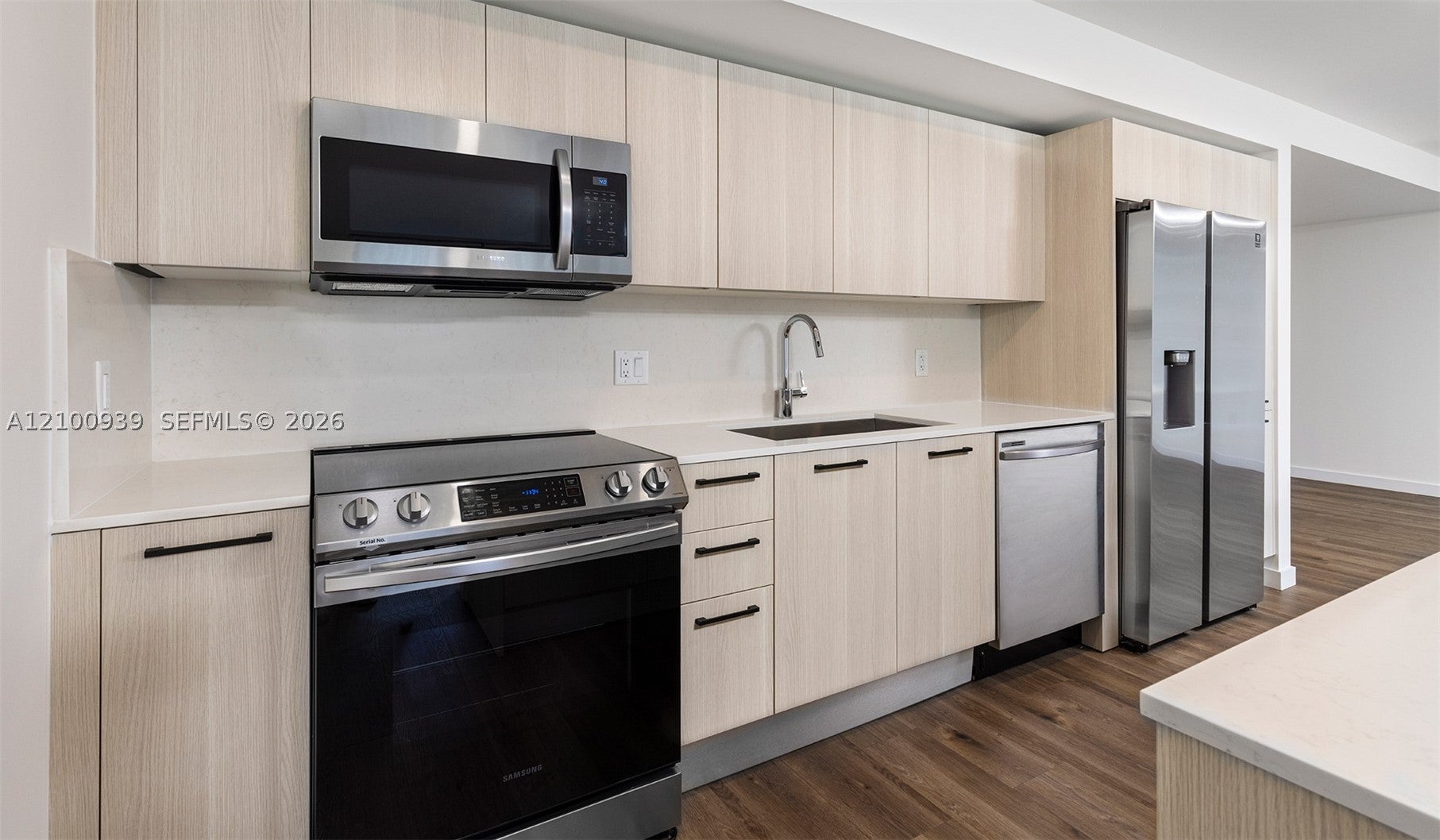 1508 Bay Rd N1129