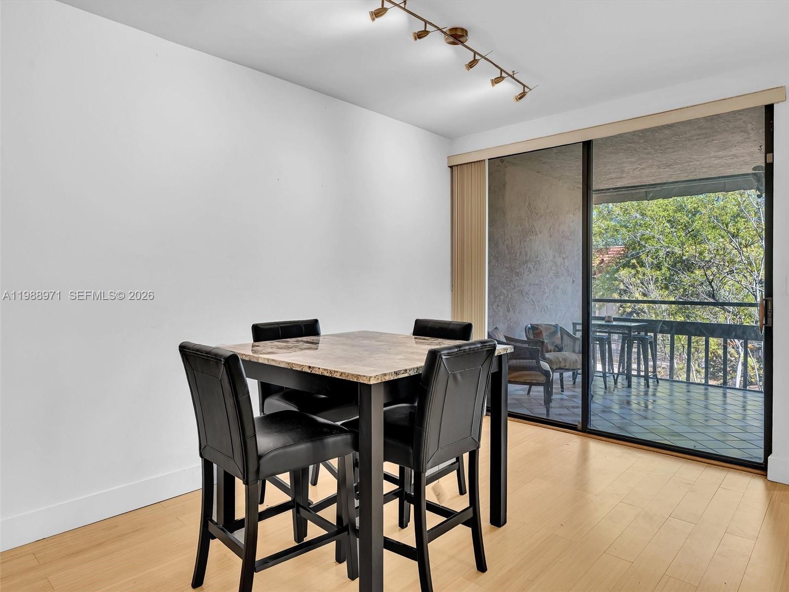 NORTHLAKE VLG AT CALIF CL - Residential Lease