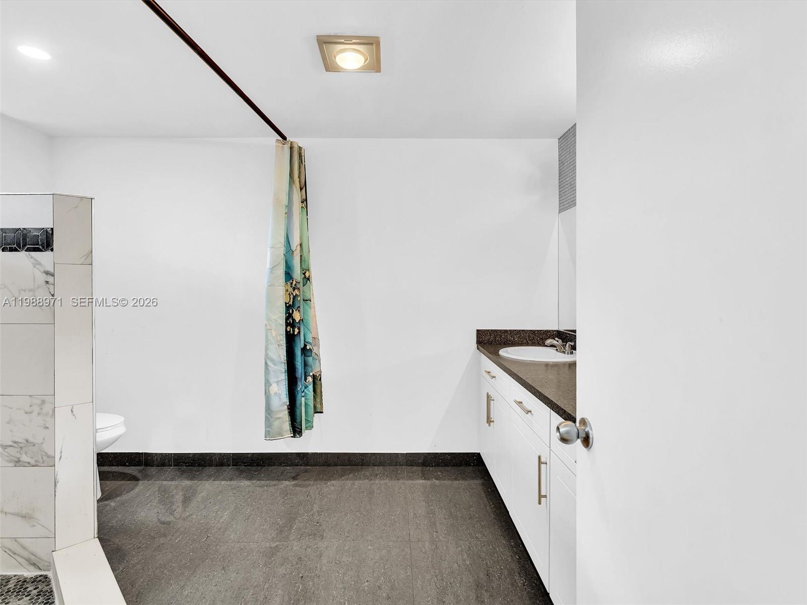 NORTHLAKE VLG AT CALIF CL - Residential Lease