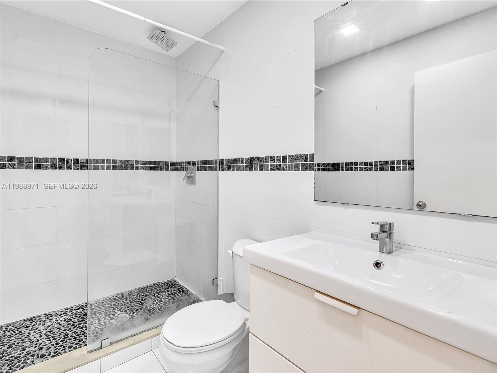 NORTHLAKE VLG AT CALIF CL - Residential Lease