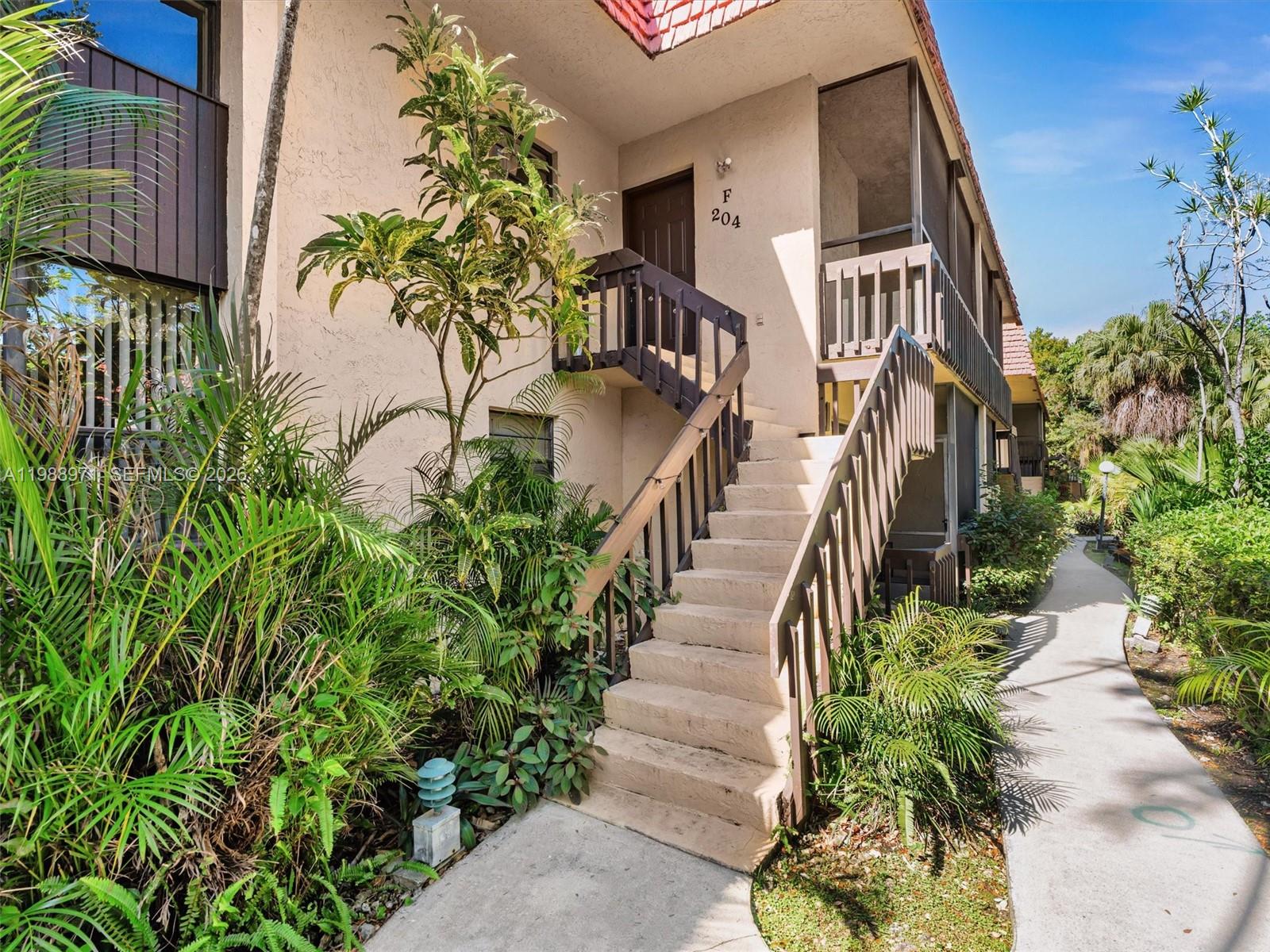 NORTHLAKE VLG AT CALIF CL - Residential Lease