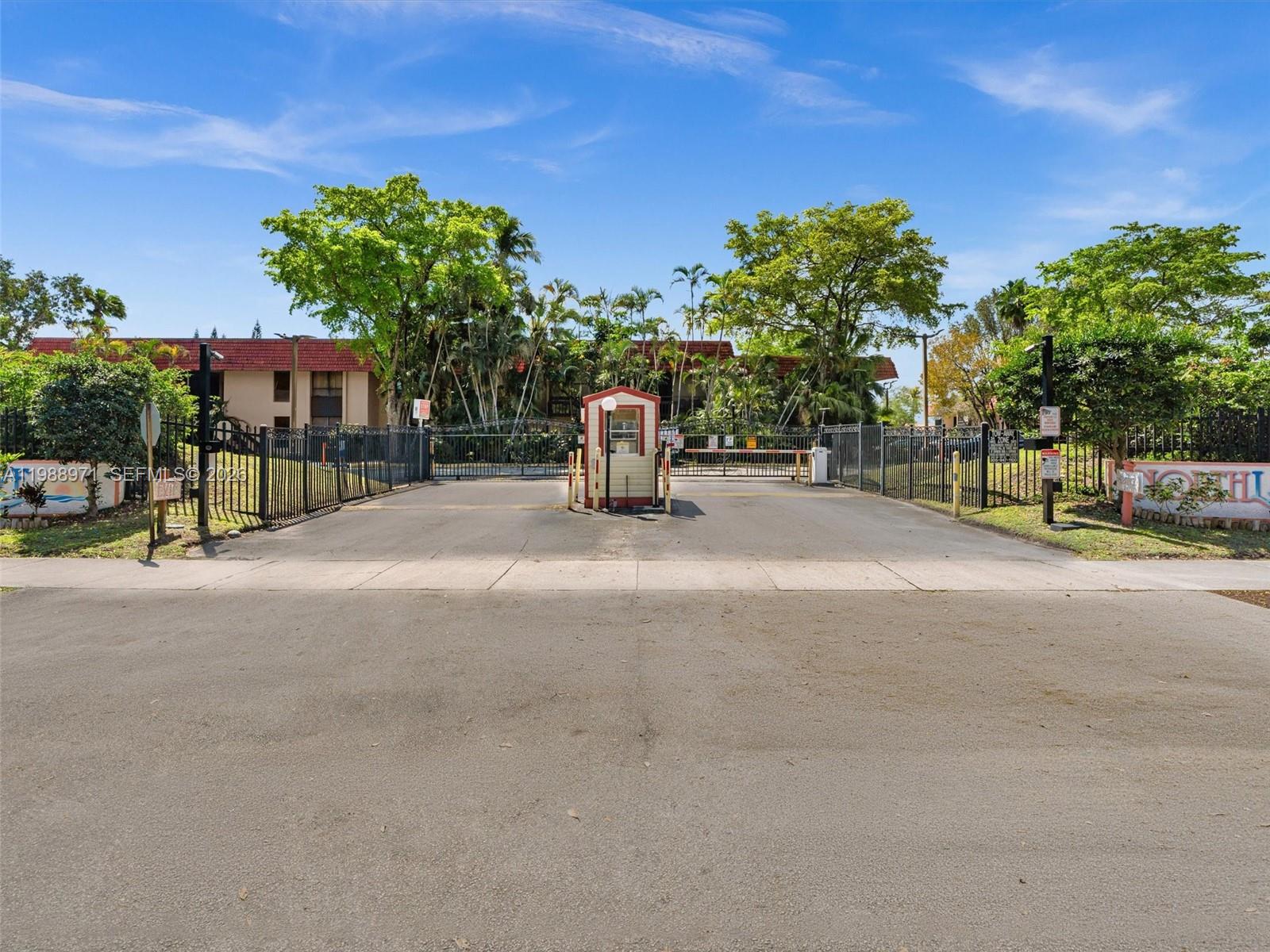 NORTHLAKE VLG AT CALIF CL - Residential Lease