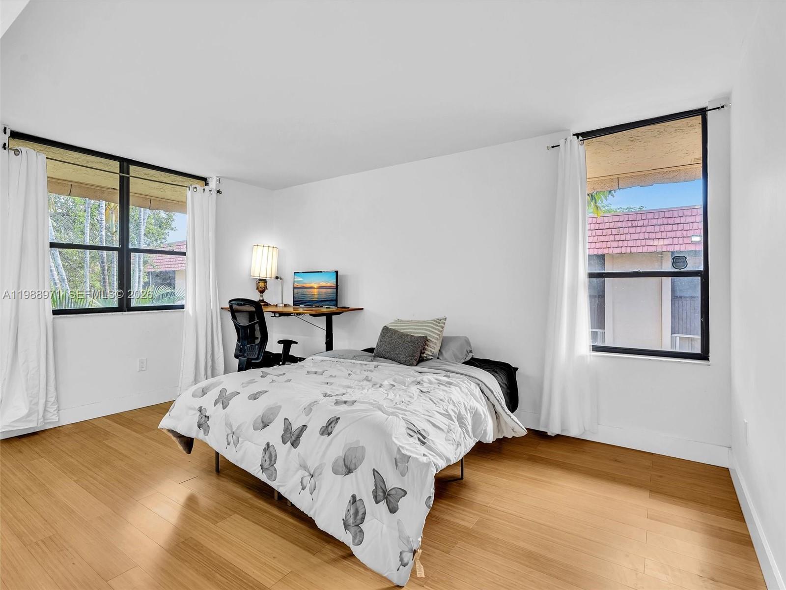 NORTHLAKE VLG AT CALIF CL - Residential Lease