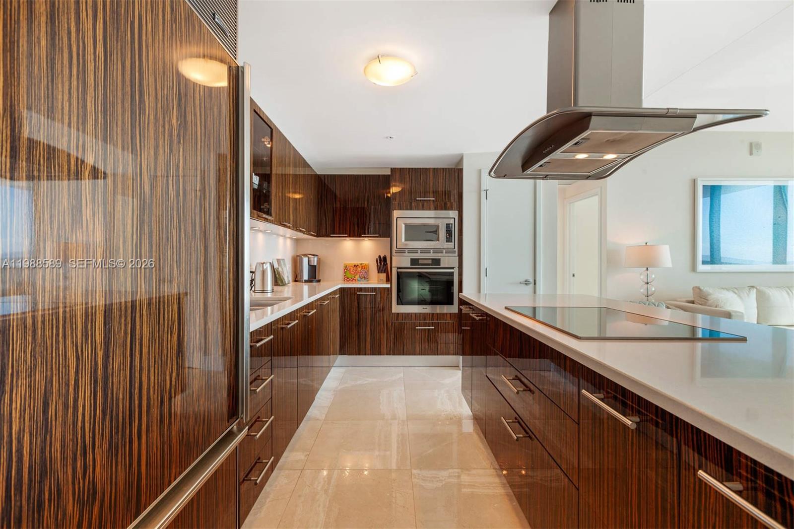 6899 Collins Ave 701