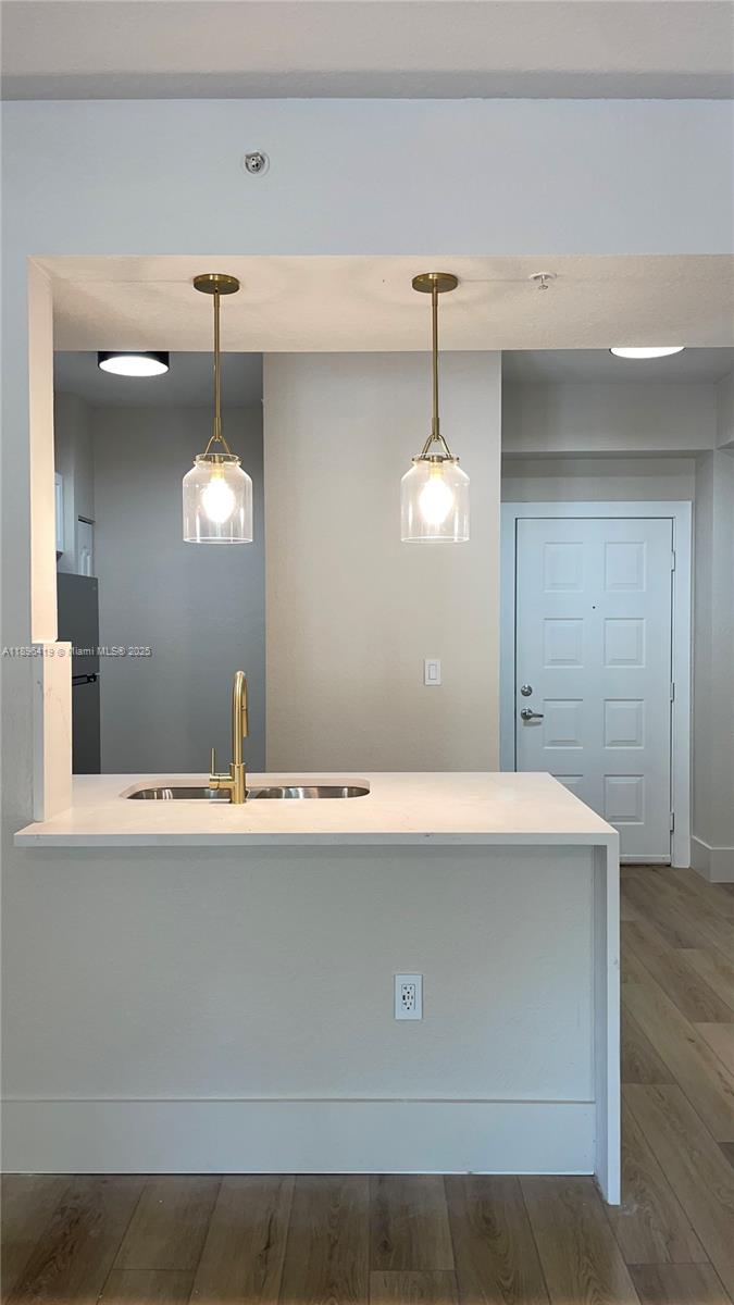 VALENCIA CONDO - Residential