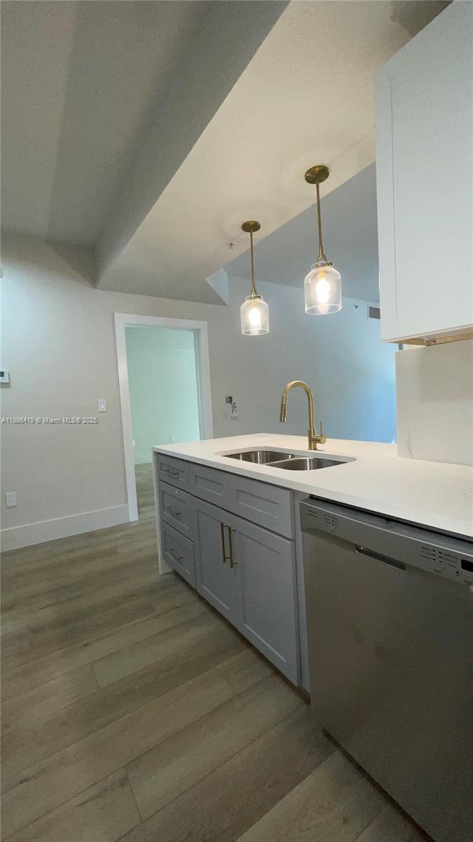 VALENCIA CONDO - Residential