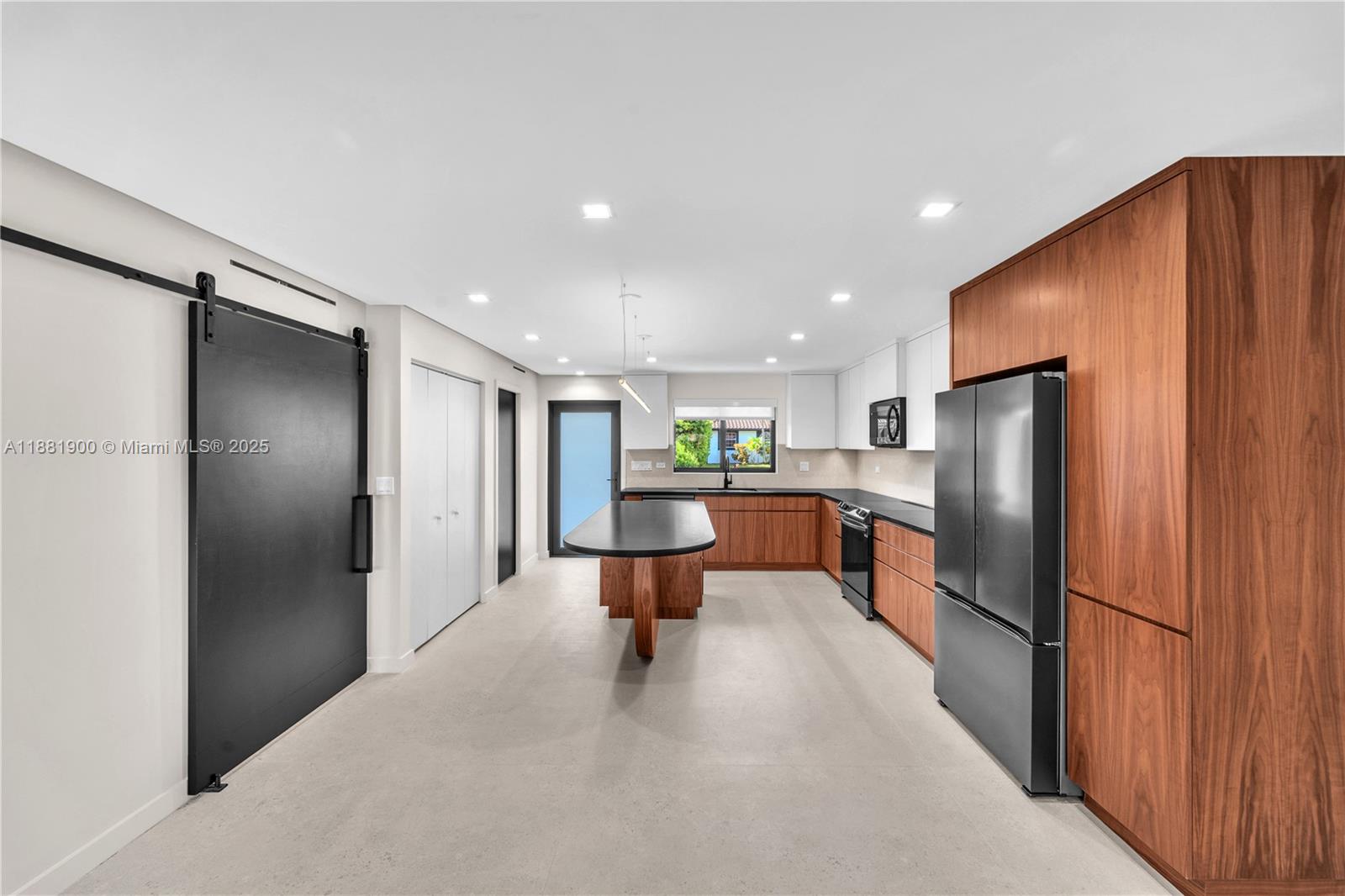 COLLONADE CONDO - Residential Lease