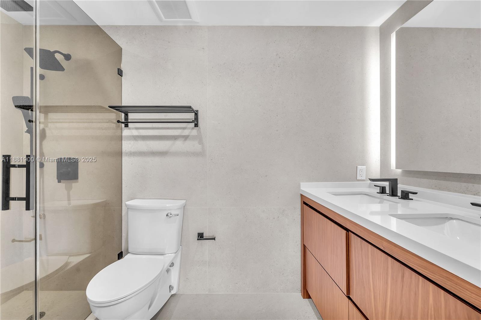 COLLONADE CONDO - Residential Lease