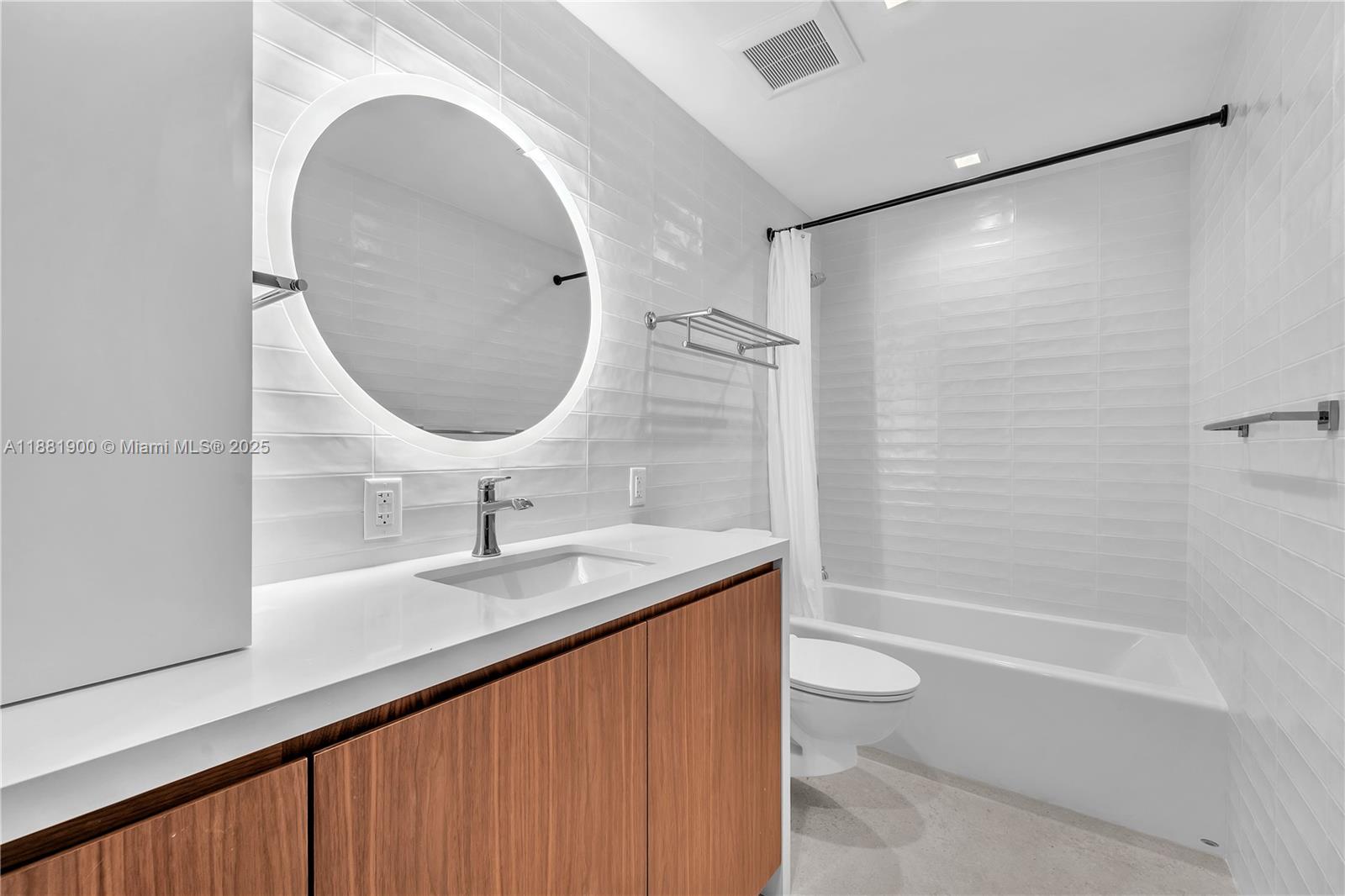 COLLONADE CONDO - Residential Lease