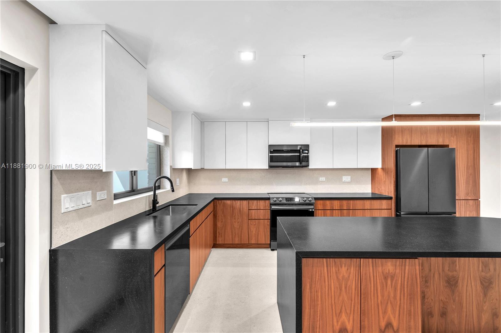 COLLONADE CONDO - Residential Lease