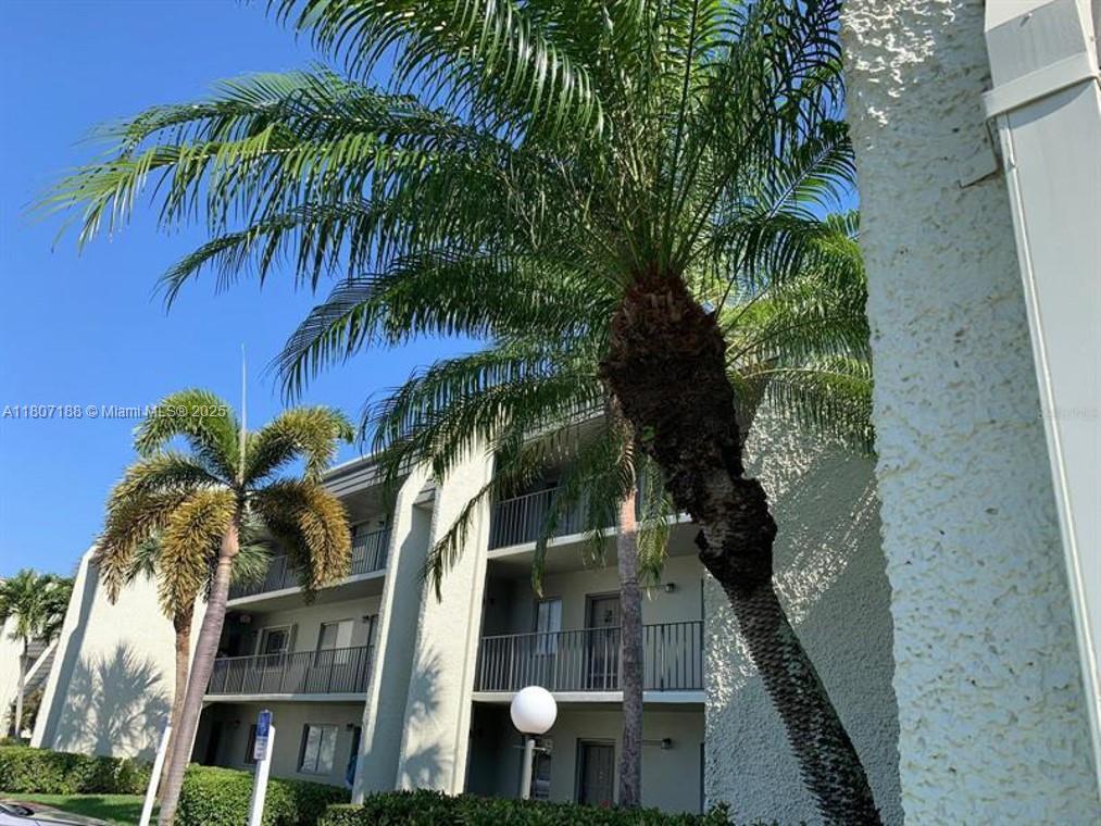 FOUNTAINS OF PALM BEACH C - Residential