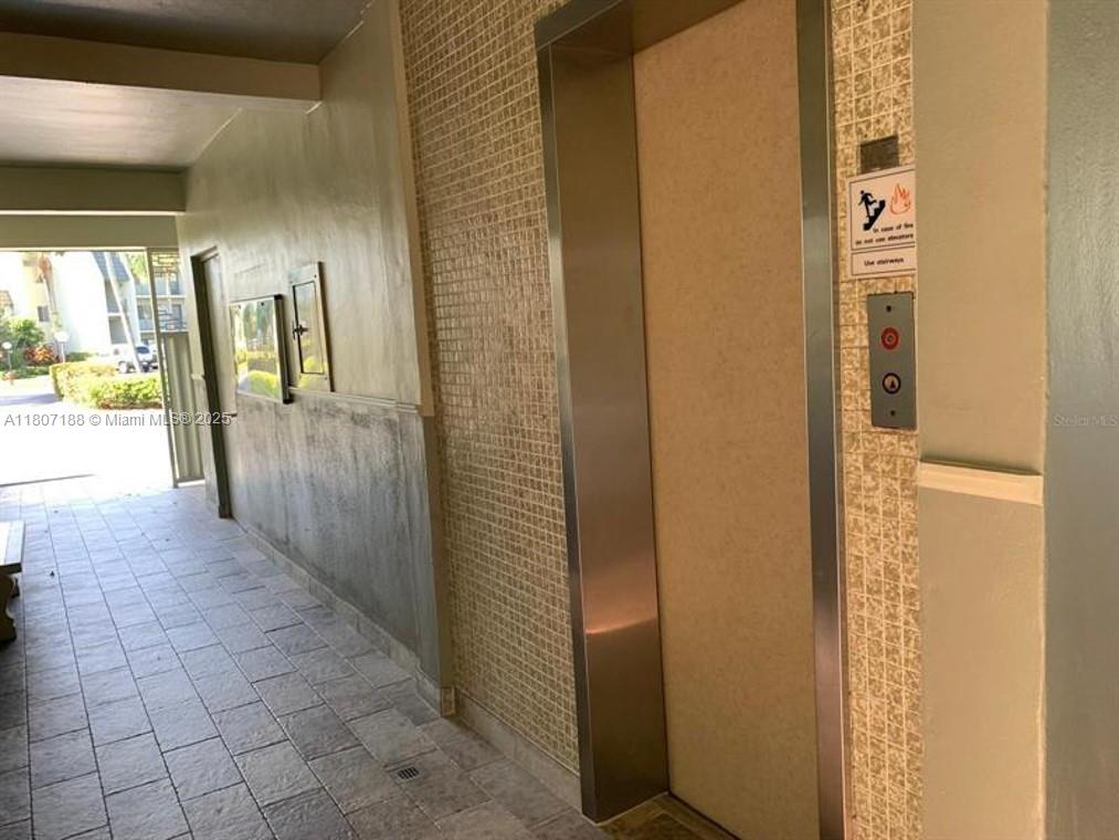 FOUNTAINS OF PALM BEACH C - Residential