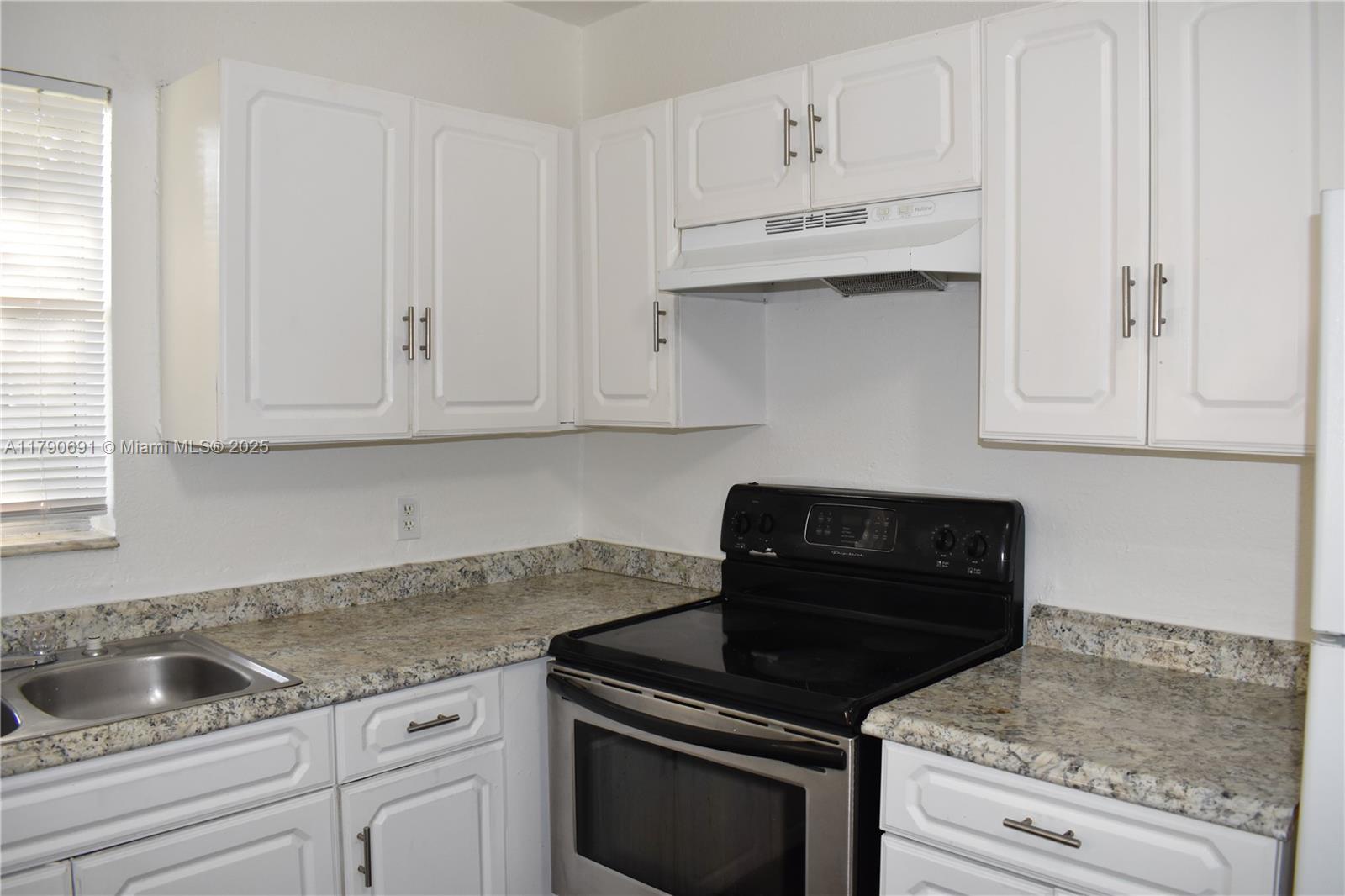 Rental Property at 4160 Nw 21st St 118E, Lauderhill, Miami-Dade County, Florida - Bedrooms: 2 
Bathrooms: 1  - $1,680 MO.