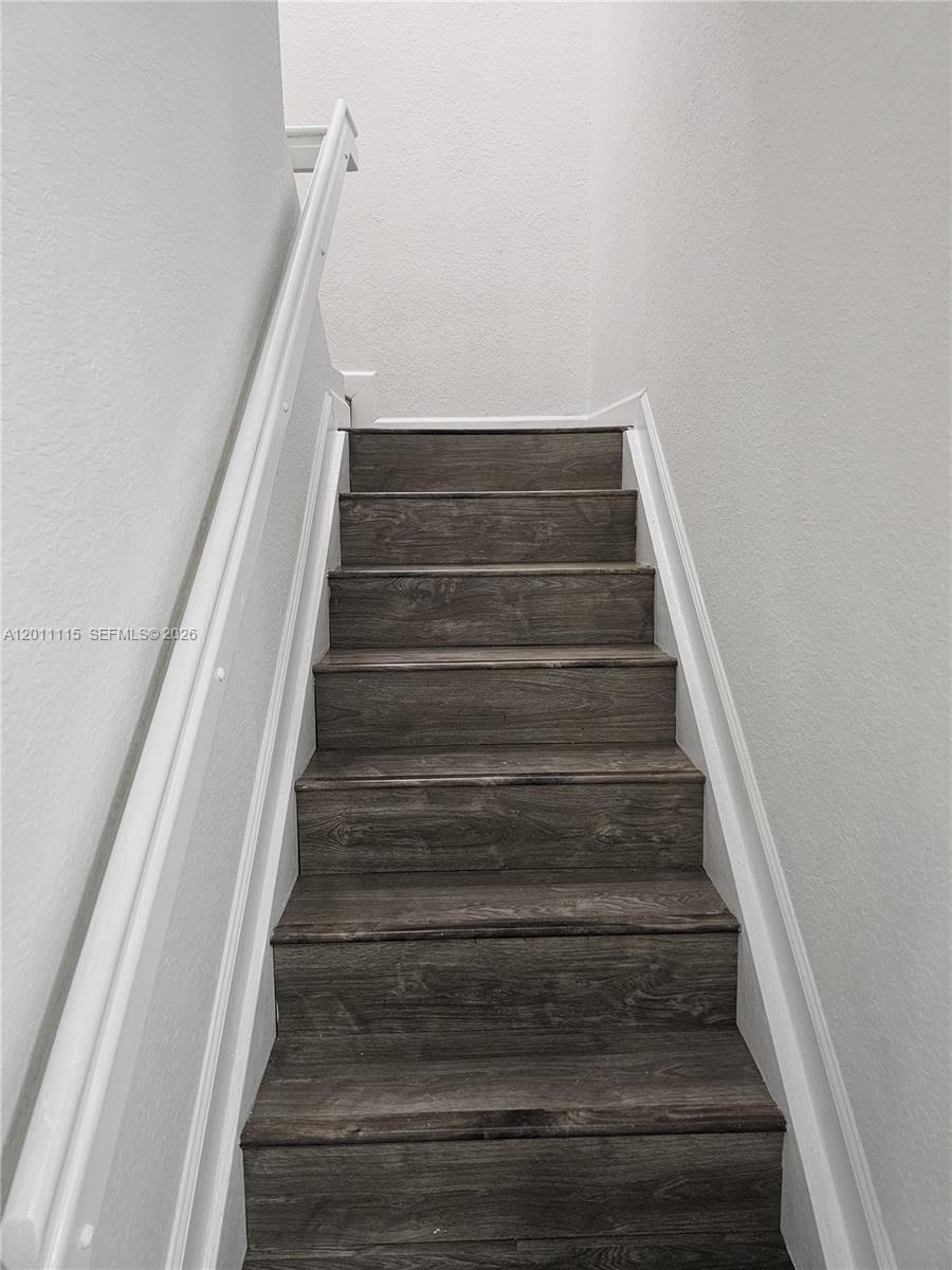 SANTA BARBARA 1ST ADDN - Residential Lease