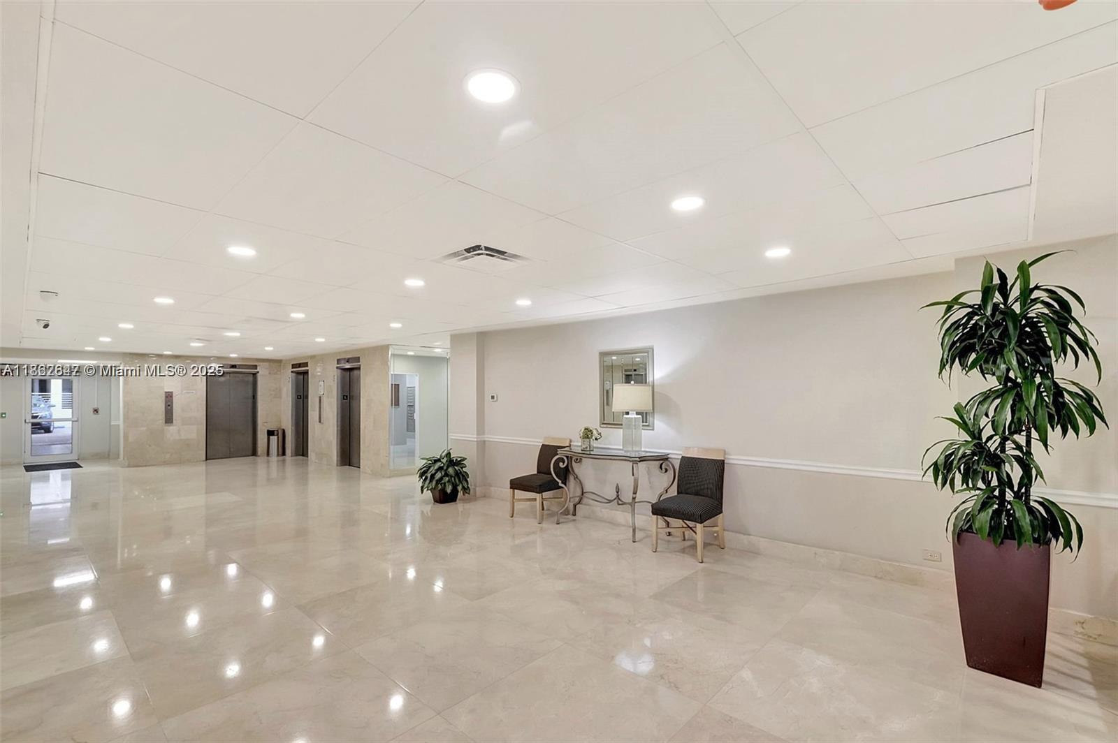 THE CARRIAGE CLUB NORTH CO - Residential