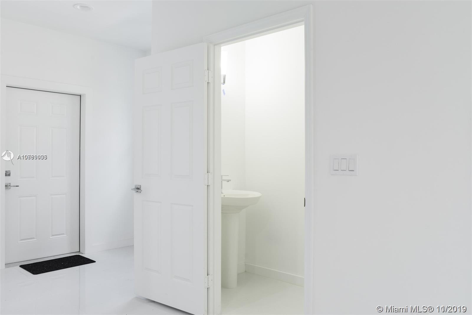 BAHIA DELRAY TOWNHOMES - Residential