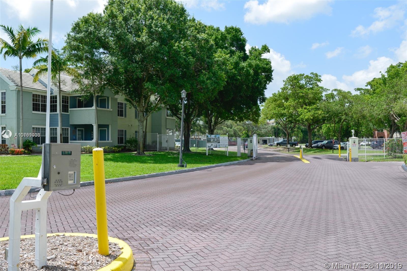 BAHIA DELRAY TOWNHOMES - Residential