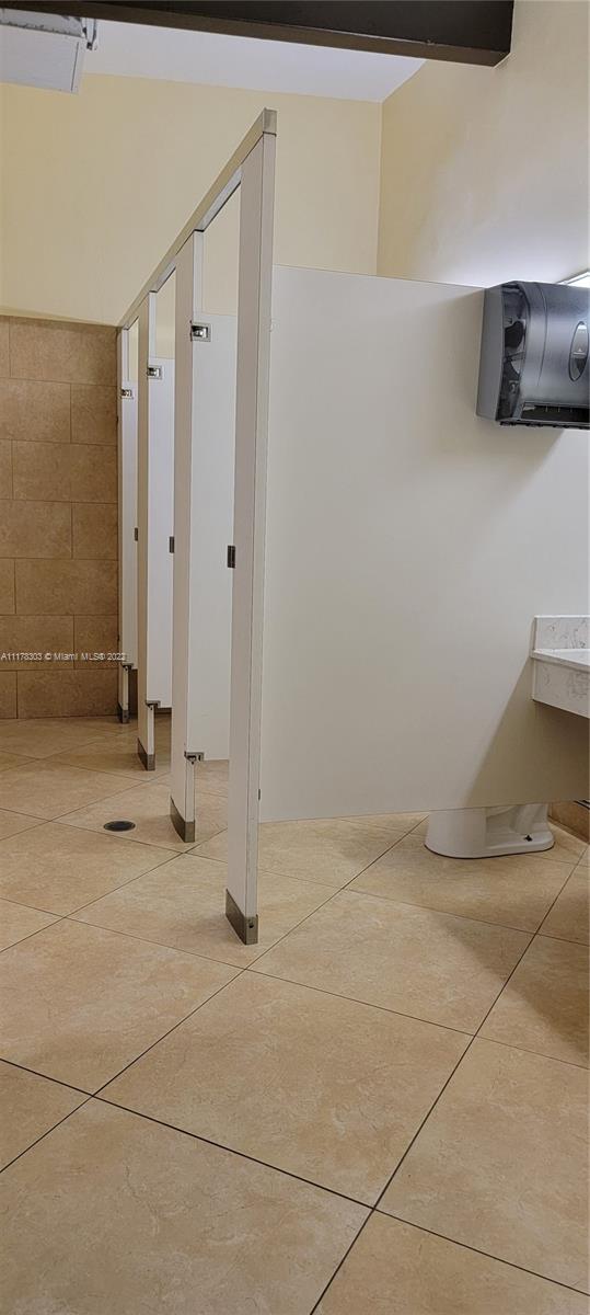 ENSENADA CONDO BLDG E-II - Residential Lease