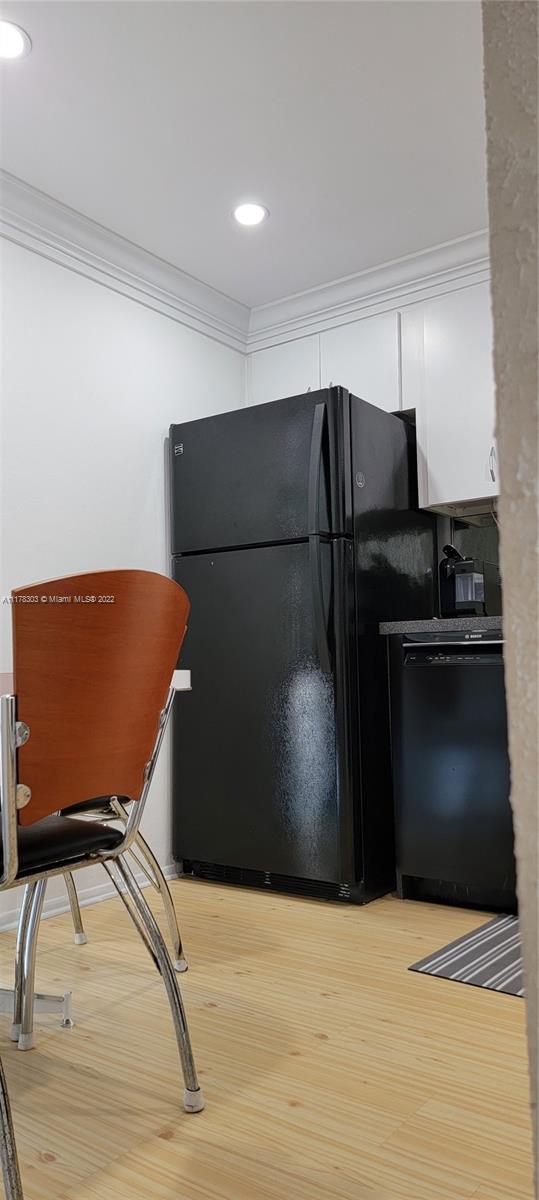 ENSENADA CONDO BLDG E-II - Residential Lease