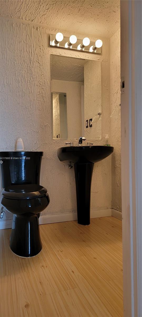 ENSENADA CONDO BLDG E-II - Residential Lease