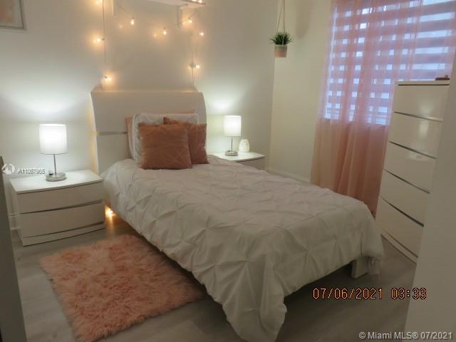 WEITZER SERENA LAKES TOWN - Residential