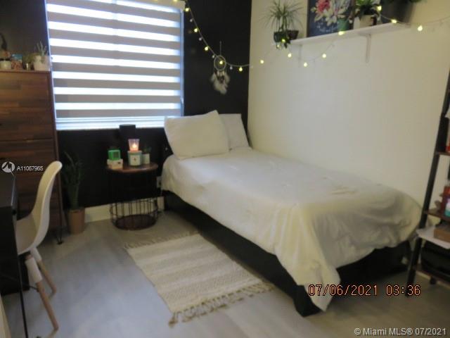 WEITZER SERENA LAKES TOWN - Residential