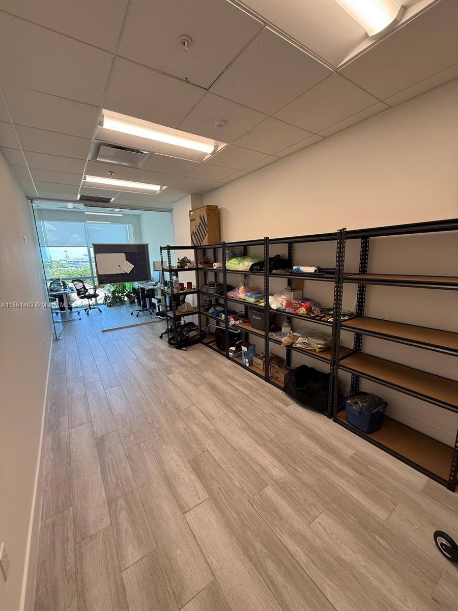 420 SqFt office space in a nice secure building. Floor to ceiling windows with great views and lots of natural light. Many parking spaces in the garage with the access to the office floor. Valet parking is also available.
Cafe, lounge area, conference rooms and reception are also available in common area.