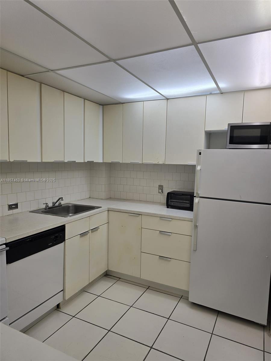 WOODSIDE APTS CONDO - Residential