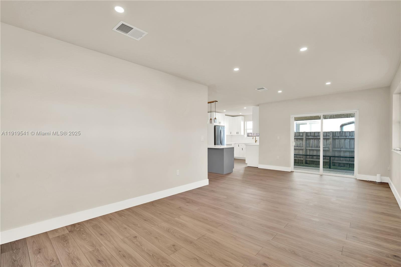 DOWNER PALMS DIV NO 1 - Residential