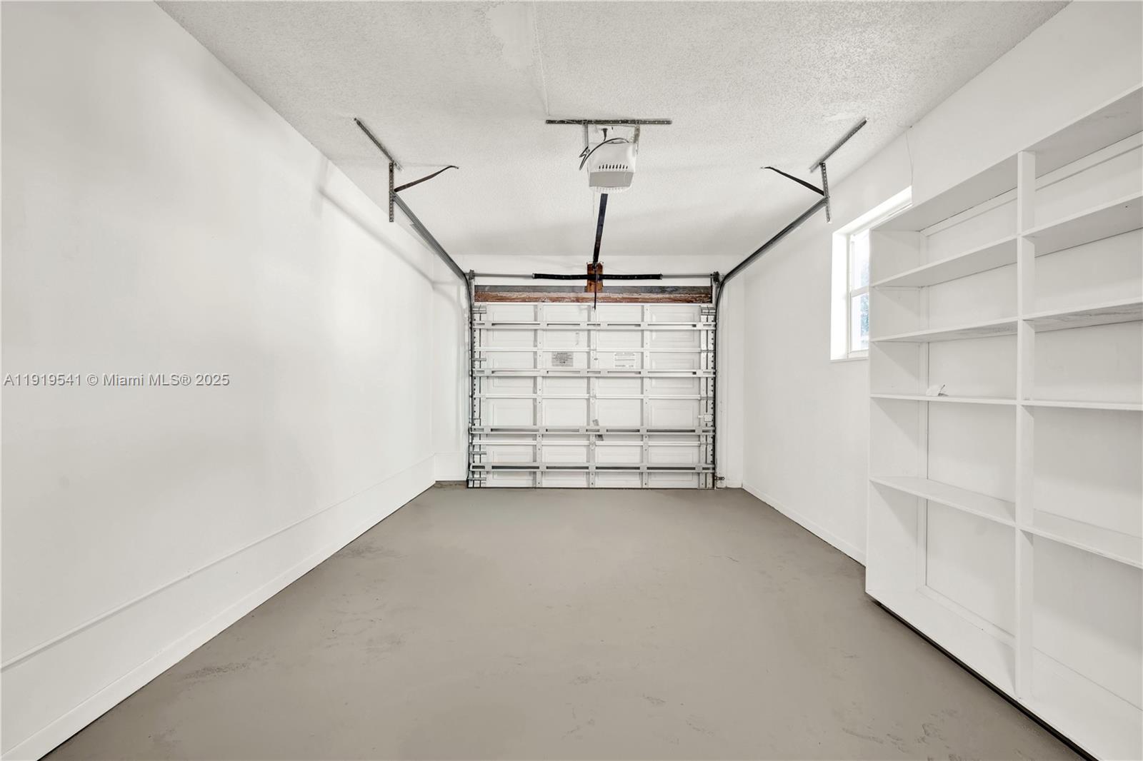 DOWNER PALMS DIV NO 1 - Residential