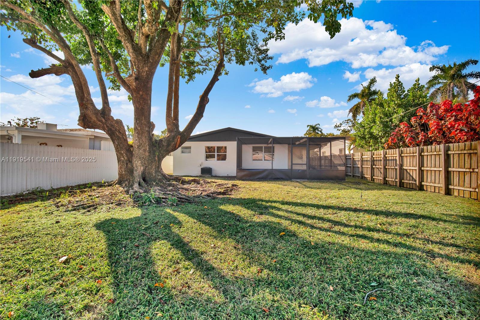 DOWNER PALMS DIV NO 1 - Residential