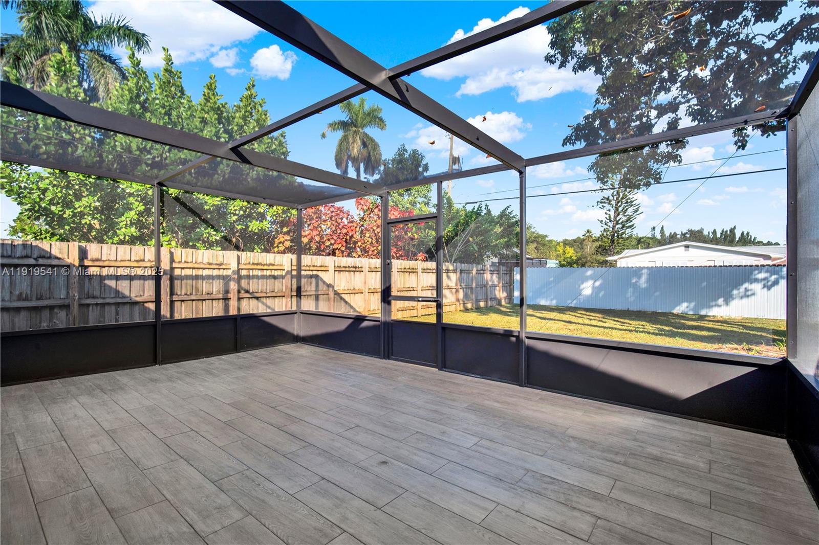 DOWNER PALMS DIV NO 1 - Residential