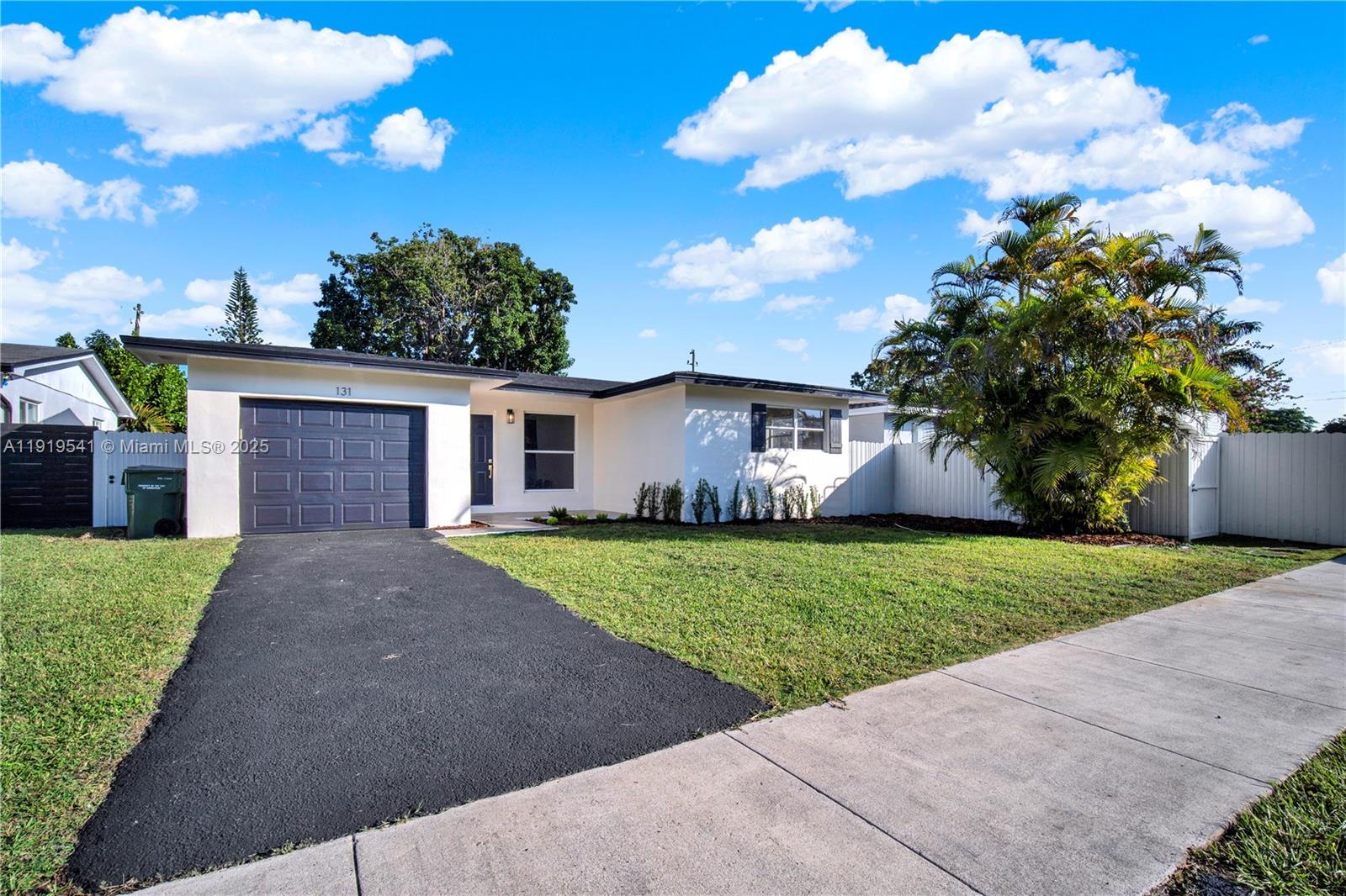 DOWNER PALMS DIV NO 1 - Residential